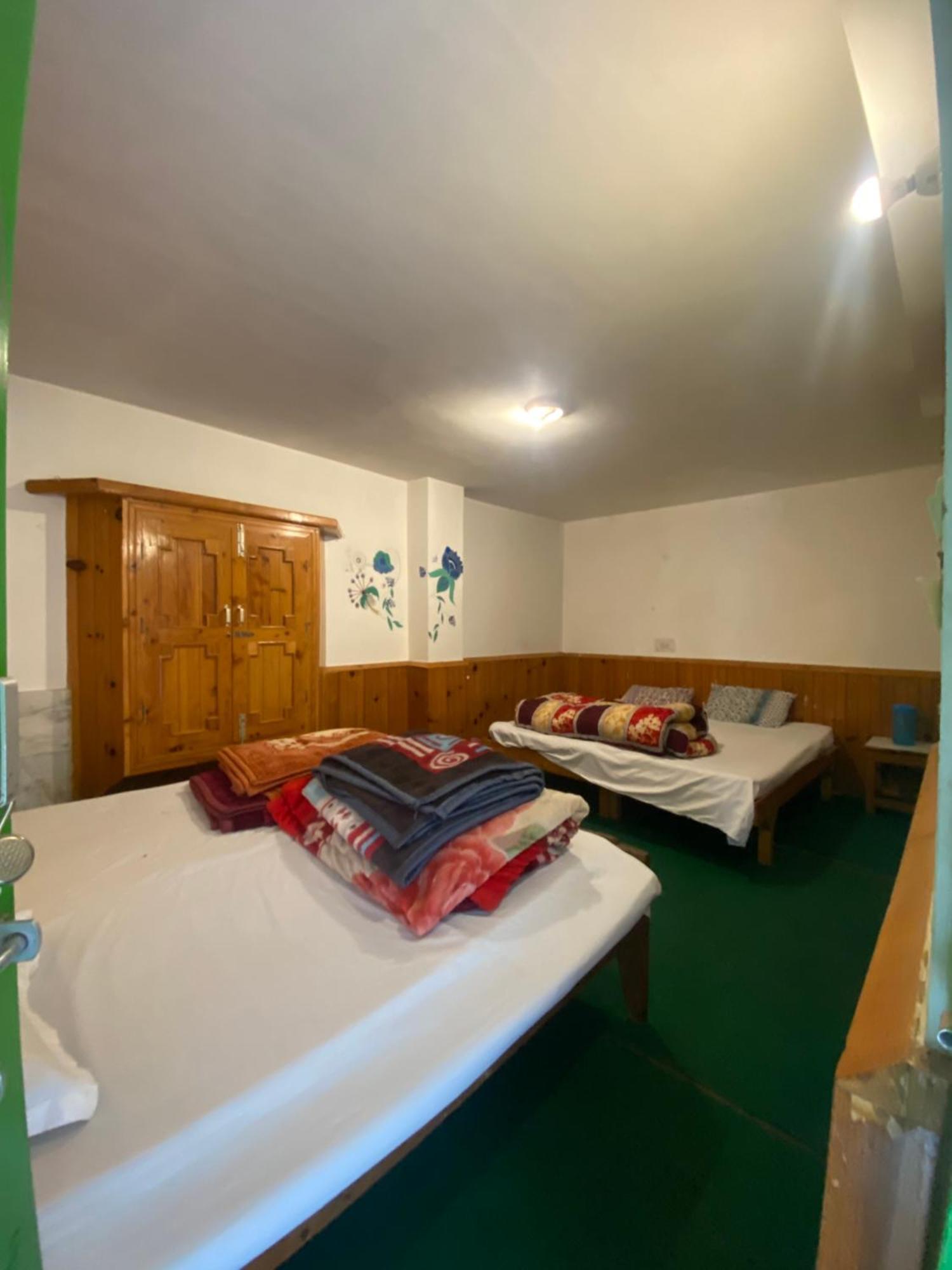 Rockway Hostel Manali (Himachal Pradesh)